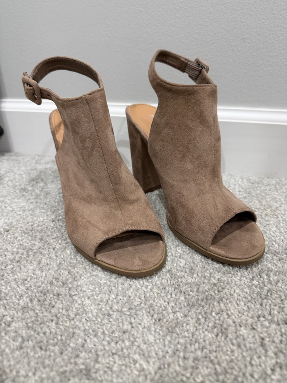 Open-Toe Suede Block Heel Sandals in Taupe